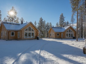 Husky Lodge von aussen