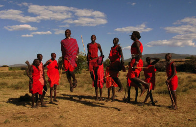 maasai-Dorf-Tanzen- Tansanai-Safari