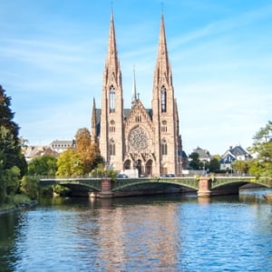 Straßburg St. Paul_Fotolia_45119077_s.jpg