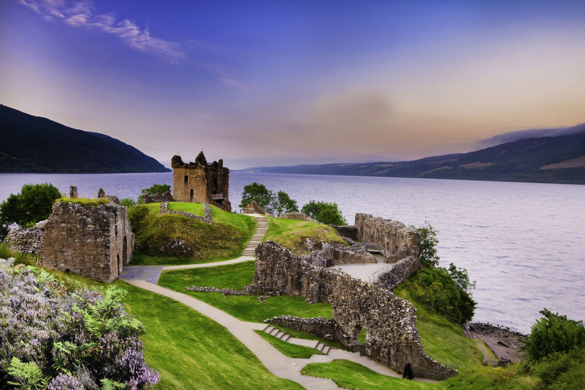 bearbeitet1 Schottland Loch Ness AdobeStock 372459196 6d24ebc4 9638 4e81 8d0a c9028e44165f