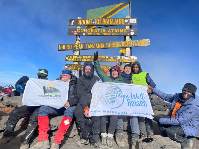 Uhuru Peak Gipfel Kilimandscharo 5.895m Tansania