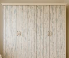 טפט לארון בדוגמת עץ בסגנון שאבי שיק