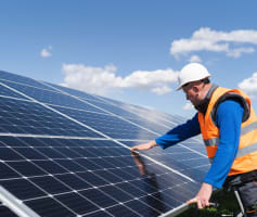 טכנאי מערכות סולאריות
