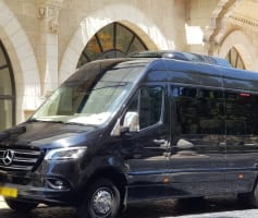 מיניבוס יוקרה להסעות VIP