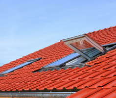 חלון לגג רעפים ציר אמצעי