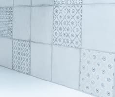 חיפוי קרמיקה תכלת במטבח 