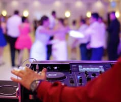 תקליטן לחתונה