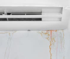 נזילת מים מהמזגן