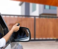 שלט לשער חשמלי