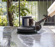 פוליש לרצפה במרפסת 