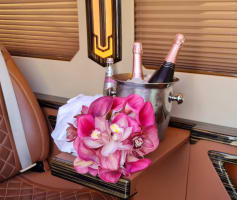 הסעות VIP במיניבוס לימוזינה