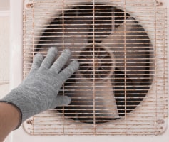 מעבה מזגן מלוכלך