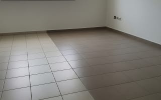 ריצוף כהה או בהיר