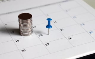 מטבעות על לוח שנה