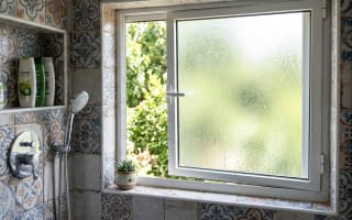 חלון למקלחת