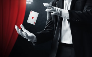 אמן חושים, קוסם