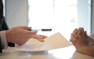 יועץ משכנתאות מסביר מה ההבדל בין ערבות בנקאית לערבות בנקאית אוטונומית