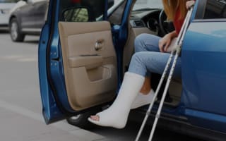 נהיגה עם גבס ברגל