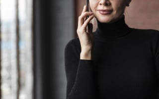 לפטר בשיחת טלפון