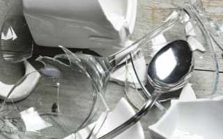 כוסות שבורות