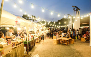 אירוע עם דוכני מזון 