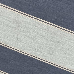 בד סוכך עם פסים אפורים ולבנים