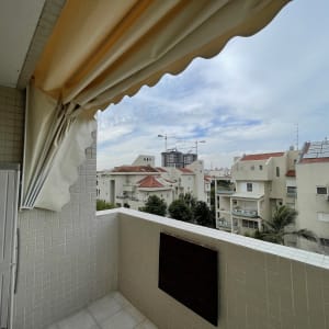 סוכך בד בצבע בז