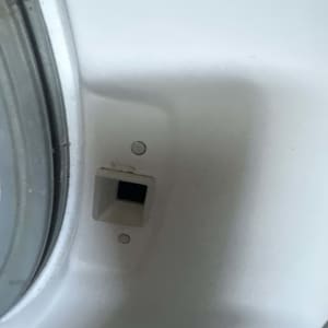 חלק ממכשיר חשמלי עם חיבור טכני