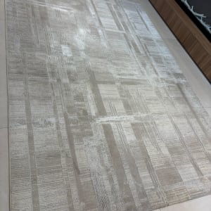 שטיח נקי על רצפה, מראה תוצאות ניקוי