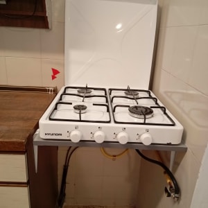 כיריים גז מותקנים עם צינור גז וחיבורים