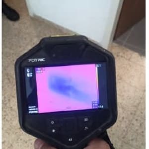 מצלמה תרמית מציגה אזור כהה על מסך