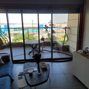 צינור ייבוש על מרפסת עם נוף חיצוני