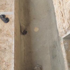 תמונה של קיר עם תיקוני איטום