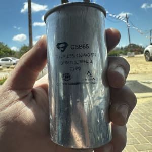 קבל חשמלי למיזוג אוויר מוחזק ביד