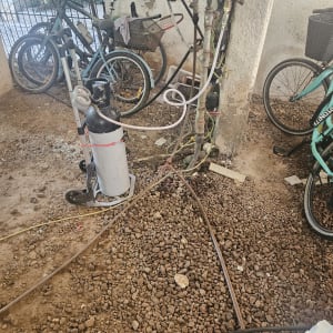 צינורות וכלים לגילוי נזילות ליד אופניים