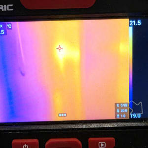 תצוגת מצלמה תרמית עם צבעים שונים