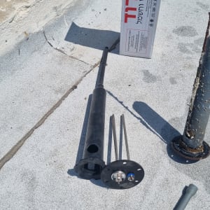 חלקי דוד שמש על גג, כולל צינור ואריזה