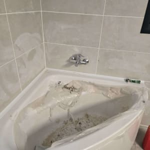 אמבטיה עם ברז מותקן, עבודה בתחום האינסטלציה