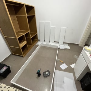 כלי עבודה להרכבת רהיטים, מקדחה וברגים