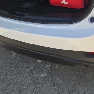 חלק אחורי של רכב עם חיישני רוורס