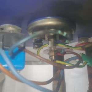 חיבורים וצינורות במערכת חימום מים