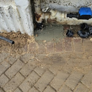 צינור מים עם ברז וחיבורים, תיקון צנרת