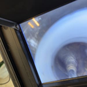 צילום מסך של מצלמה בתוך צינור