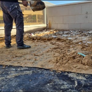 עובדים עם את חופרים ומכינים שטח לאיטום