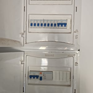 לוח חשמל עם מפסקים ומתגים
