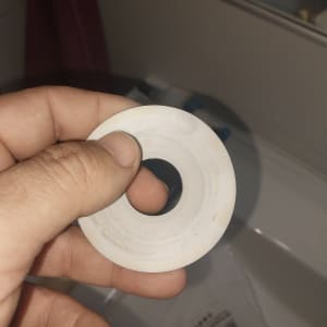 יד מחזיקה אטם פלסטיק עגול