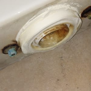 חיבור צינור חלוד עם אטם גומי ישן