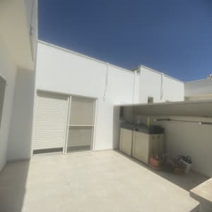 תמונה אינה מציגה עבודה בתחום