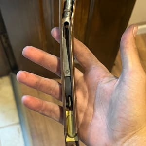 מנגנון נעילה לדלת ביד אדם