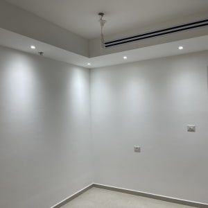 פתח מיזוג אוויר בתקרה עם תאורה מובנית